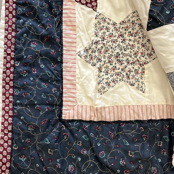 King size handmadee quilt - Picture 3 of 4